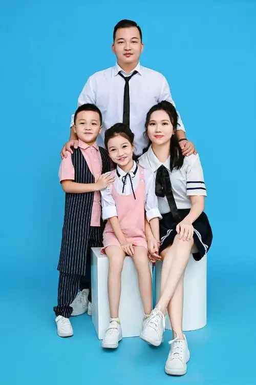 一家四口 #儿女双全此生足矣 你和我变成了我们,到现在一家 - 抖音