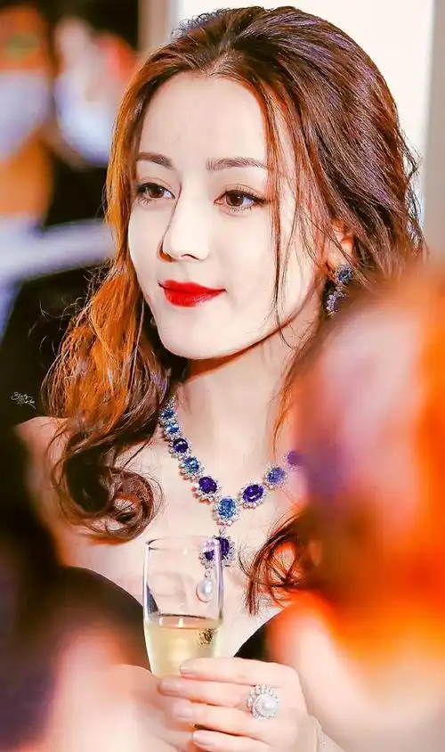 迪丽热巴|吴磊|屈楚萧_网易订阅