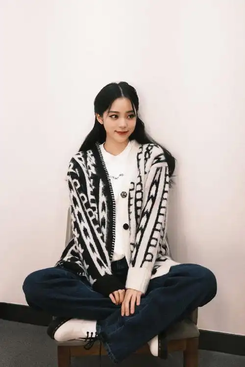 欧阳娜娜太平鸟代言人##太平鸟星设计师刘雯