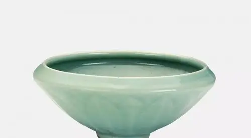 北宋和南宋龙泉窑瓷器釉色有什么区别在收藏上如何鉴别呢