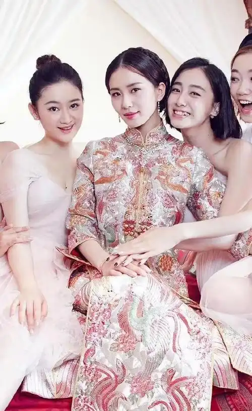 刘诗诗当年的中式嫁衣照真的惊艳了我很多年