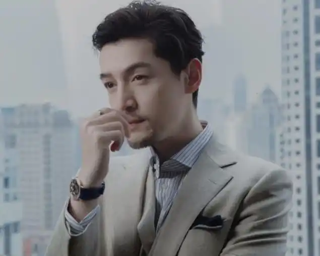 吹头发,所花费的时间不比女性时间短,有的男性还会特意将胡子修剪成