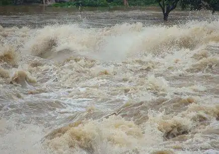 有寓意的女人梦见发大水了