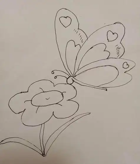 飞在花中蝴蝶简笔画