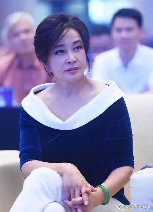 善恶终有报73岁还前凸后翘的四婚刘晓庆走上了另一条道路