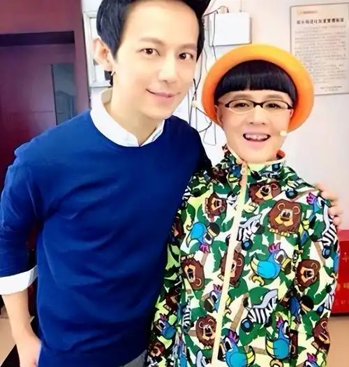 回顾金龟子刘纯燕我生命中没有退休两个字永远跟孩子们在一起