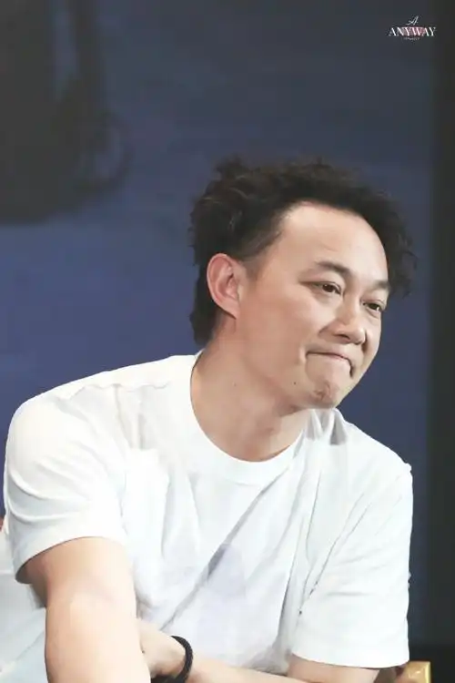 陈奕迅超话#easonandtheduoband#比昨天更可爱的陈奕迅是今天的陈奕迅