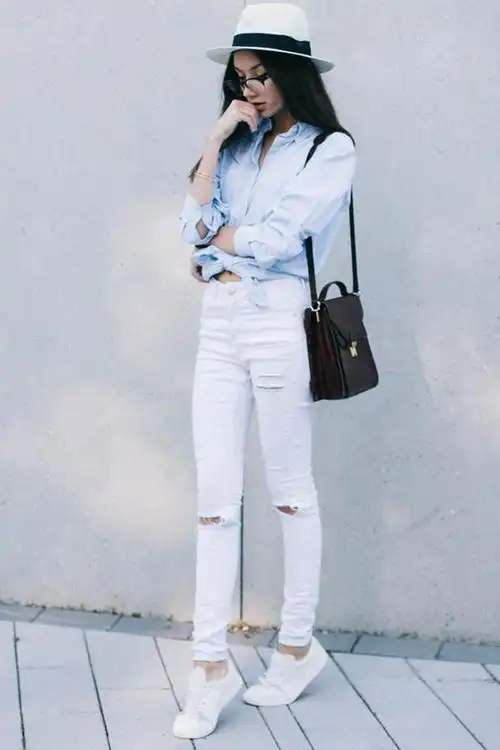 白色破洞牛仔裤如何搭配,这样搭配最时尚