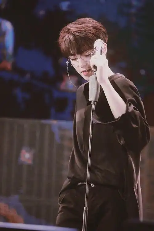 ninepercent陈立农高清图片