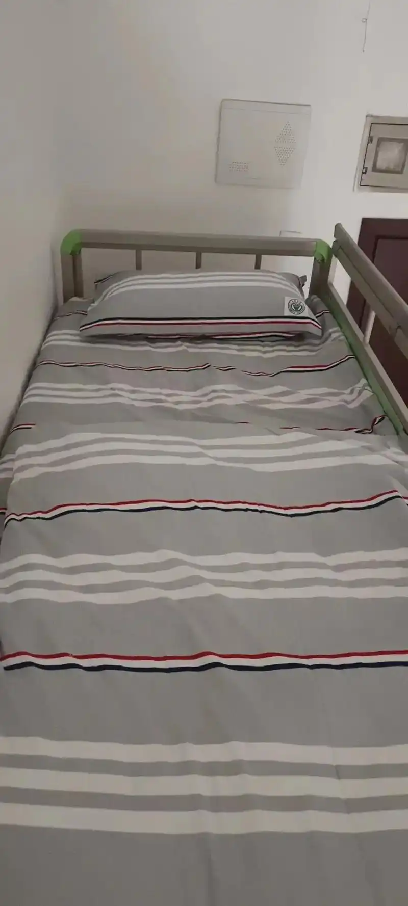 昱宝发来寝室里的图片,比我想像的要好,收拾收拾就焕然一新啦# - 抖音