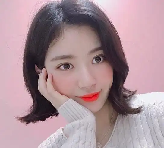 女生什么发型好看,脸大的女生留什么发型好看图10