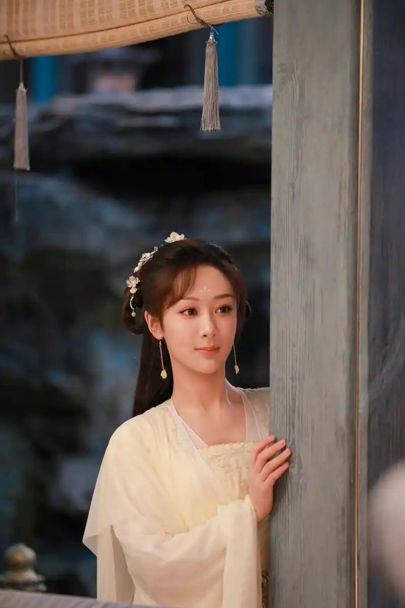 杨紫演了个古代美女,温婉怡人,大眼睛萌萌哒