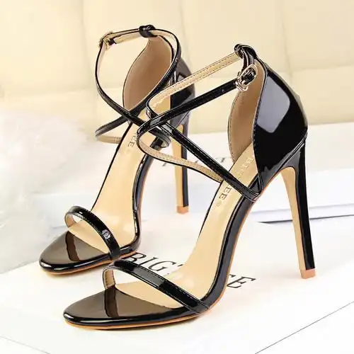 韩版百搭凉鞋女夏2018新款一字扣带细跟红色露趾交叉绑带高跟鞋子