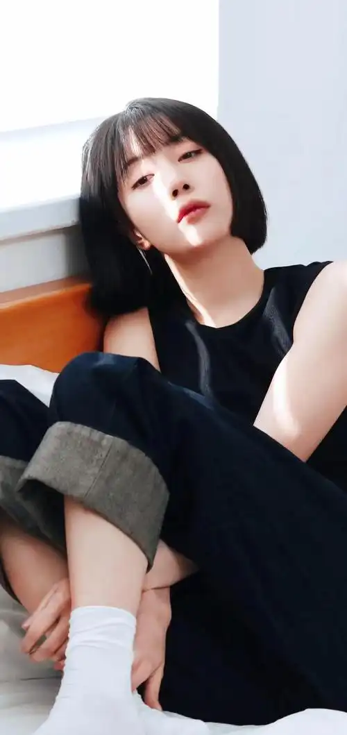 腿精美女李溪芮|壁纸|打卡_网易订阅