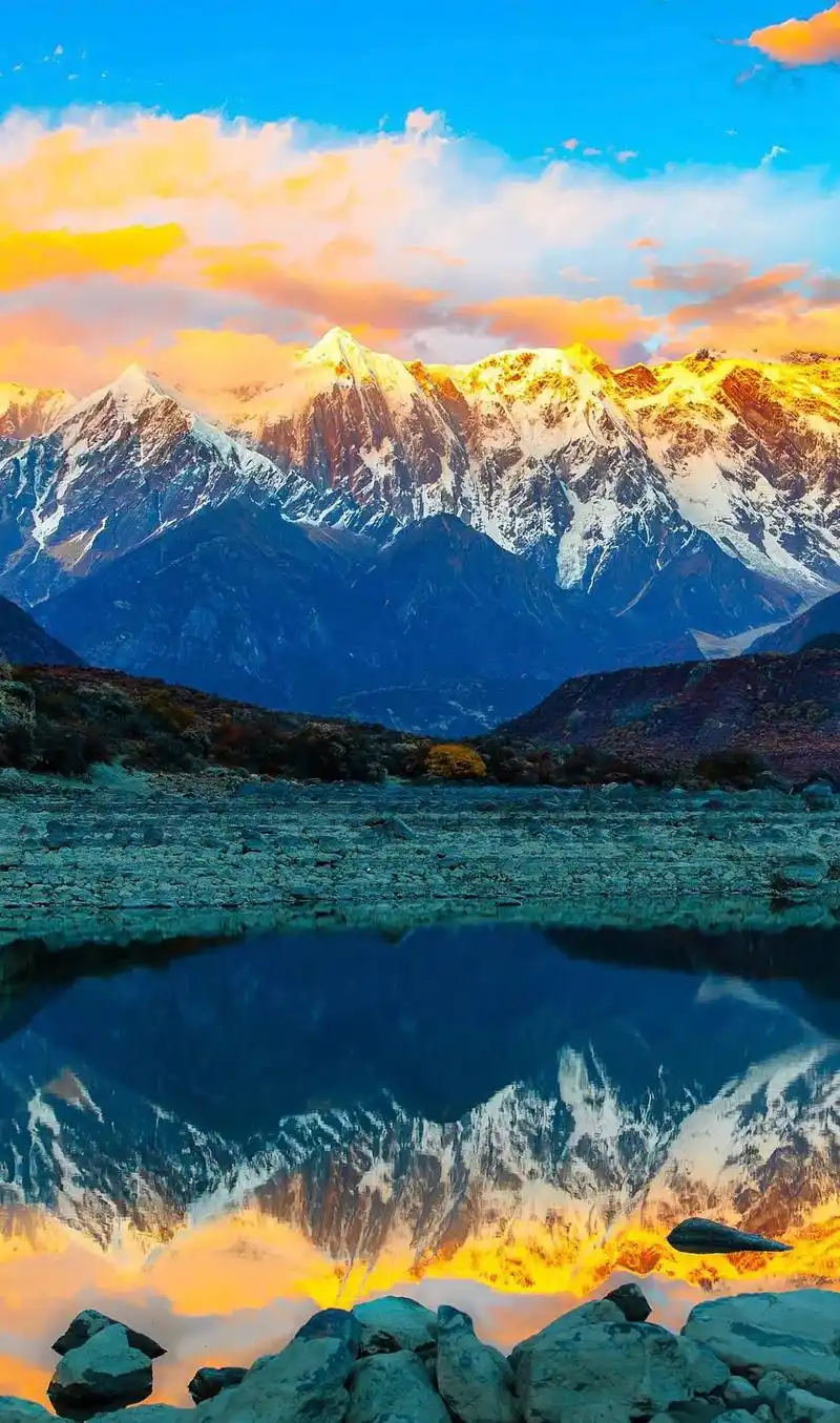 神奇的山#自然风景 #雪山美景 #自然奇观 #带你看世界 # - 抖音