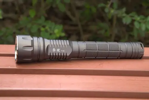 说说战术手电筒使用后的一些感想