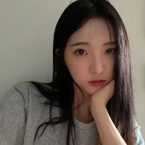 1012nene郑乃馨ins更新自拍