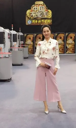 张静图片央视主持人张静图片