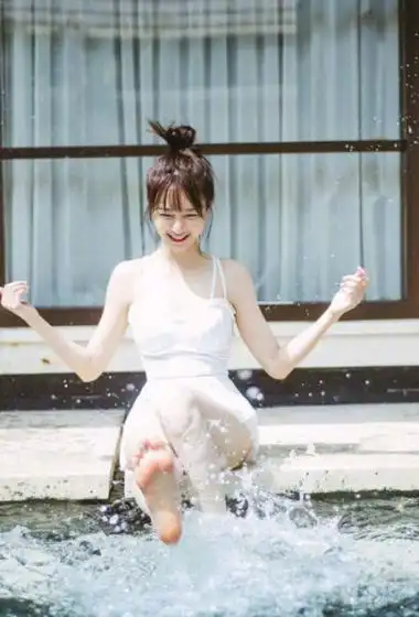 沈梦辰泳装戏水性感写真图片34