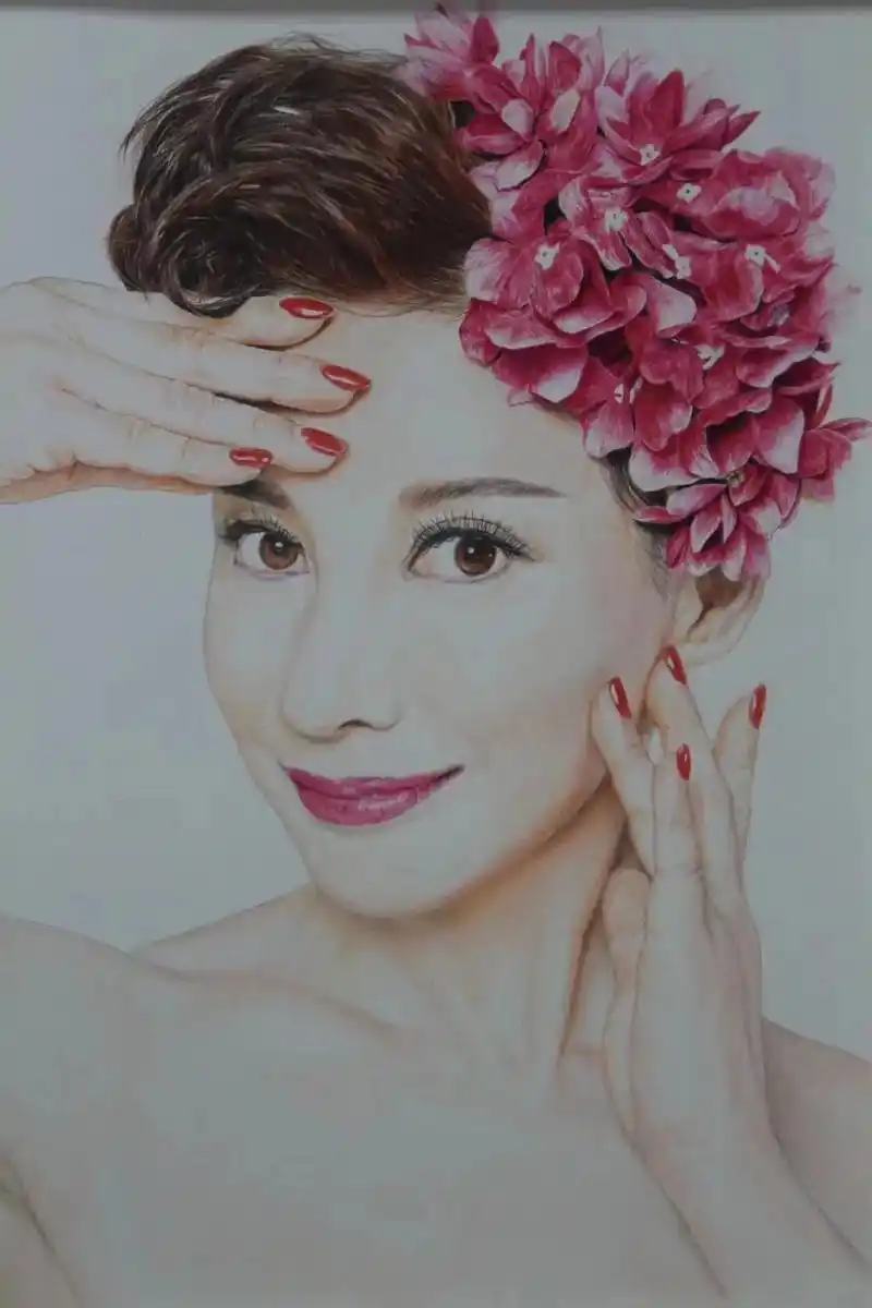 英国彩铅画美女人像定制系列画#纯手绘彩铅画 - 抖音