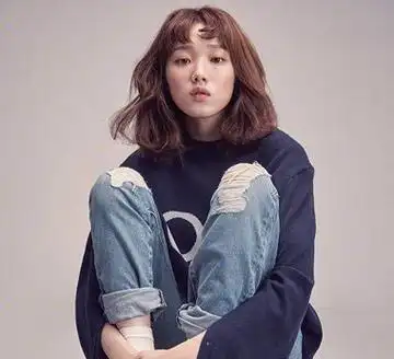 李圣经不只会用清纯短发齐肩发让你短发留长无压力