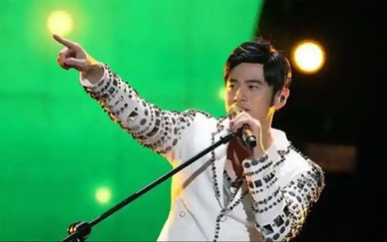 【绝版珍藏】周杰伦2015魔天伦演唱会最终场「昆明站」超清饭拍