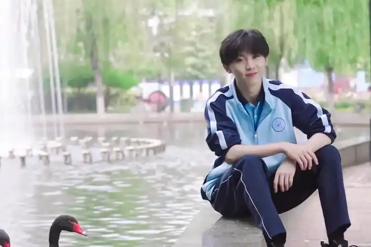 搬运马嘉祺郑州四十七中宣传片泯然素人矣