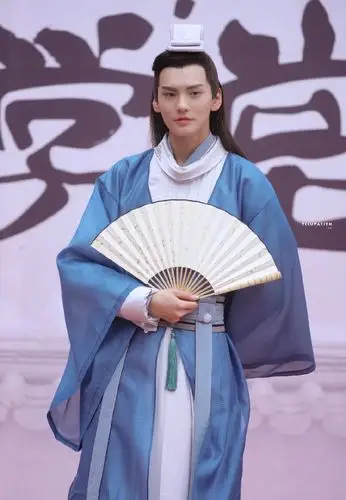 毕雯珺云上学堂古装照图片44