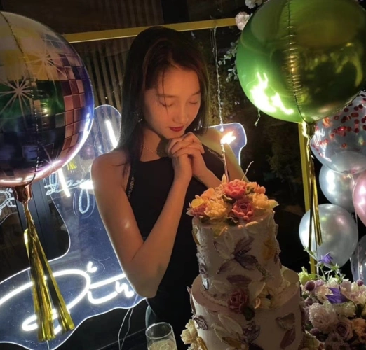 关晓彤生日派对内景曝光照片放大后豪门名媛的世界我慕了