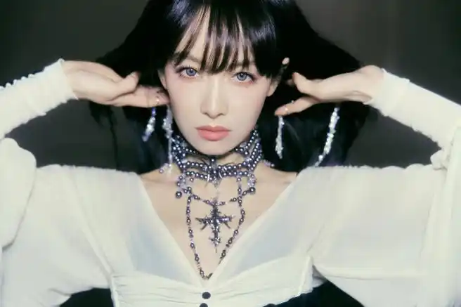 #宋茜爆闪开年妆#