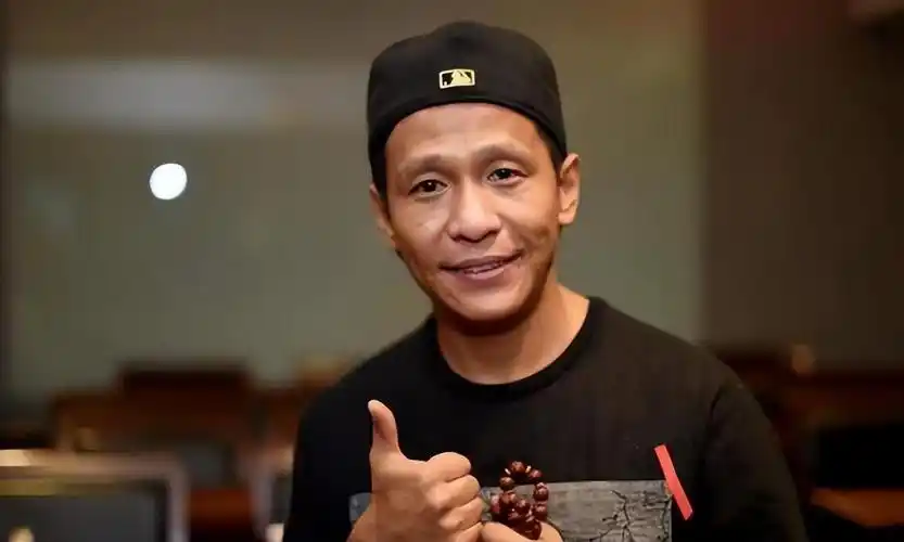 2011年,宝成宋小宝凭借着小品《相亲》爆火,名后当时他的抛弃那句经典