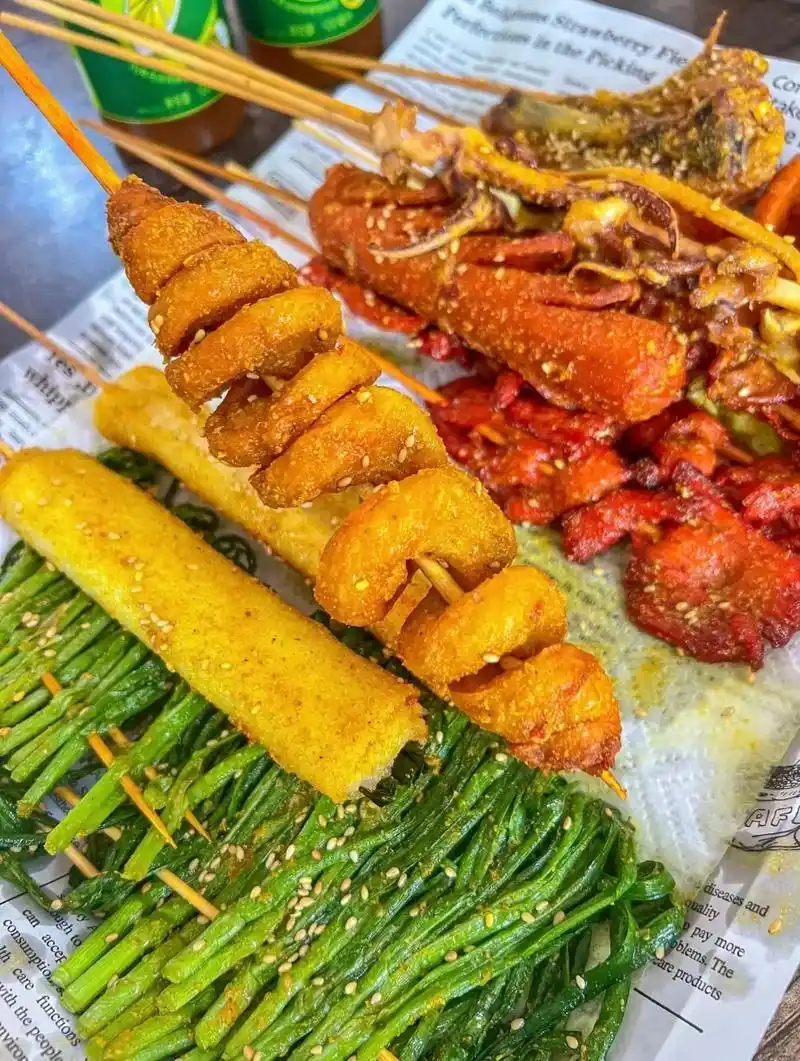 一寸光阴一寸金 多炸两串小面筋 赤峰第一家无辣酱的炸串 开启 - 抖音