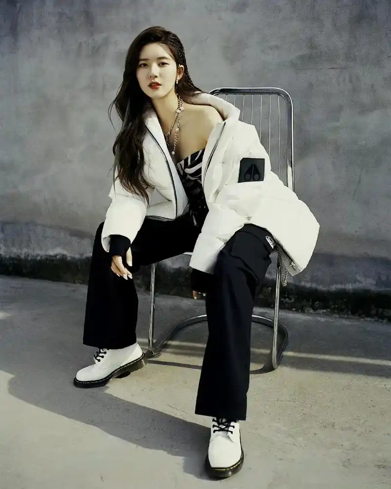 赵露思 爱就爱了#写真 #氛围感 #高清壁纸  - 抖音