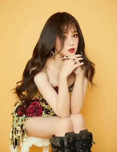 太惊艳了!27岁虞书欣,身材真是炸裂啊!