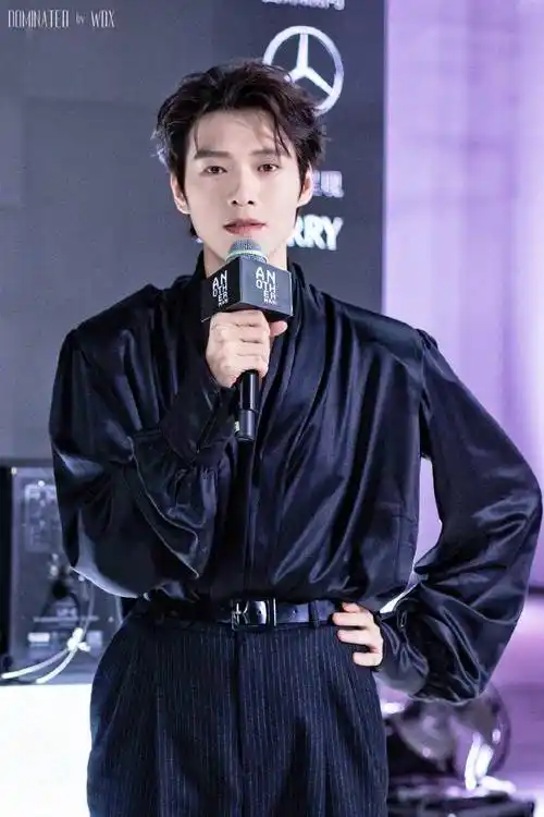 魏大勋和秦岚真的分手了吗?网友评论区炸锅,真相扑朔迷离