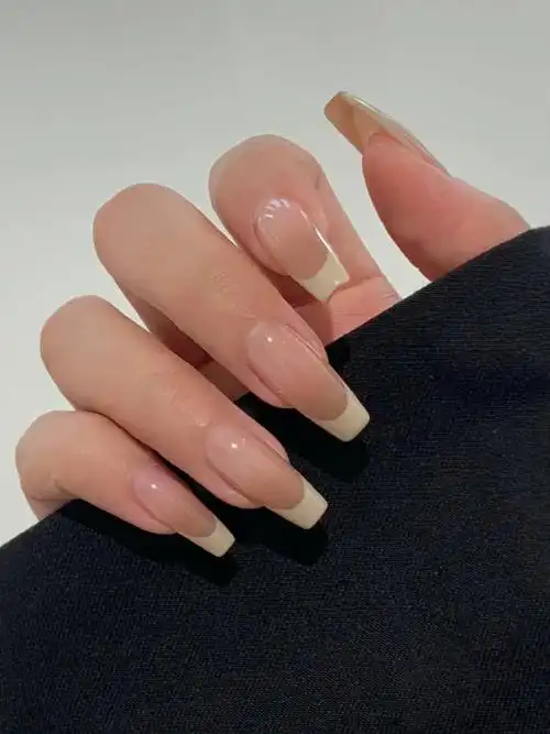 94美甲不仅仅是彩绘指甲,更是你的时尚标签.