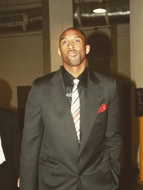 看看便装科比依旧帅