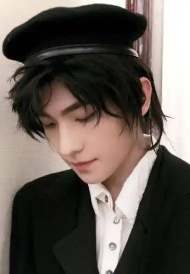 沈腾看杨洋的眼神,满眼都是自己20岁的样子!曾经我也那么帅过!