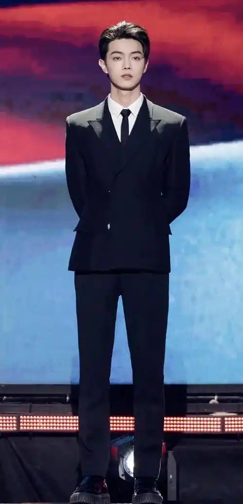 娱乐爆料:成毅,宋雨琦,minnie,颖儿,许凯_so_脖子_睫毛