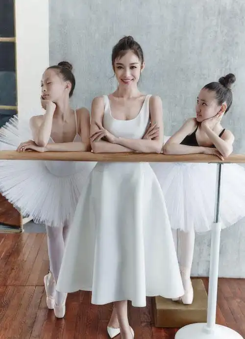 倪妮全新芭蕾装大片 清新唯美美翻众人