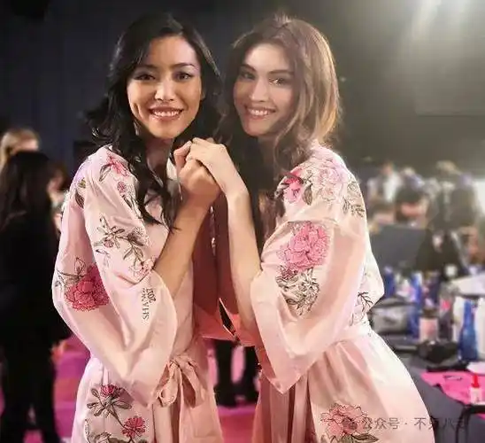 陈伟霆何穗在国外约会?他俩是一直没分手吧?