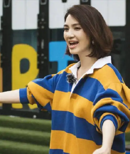 洪欣和张丹峰婚后,两人婚姻生活幸福,并共同生下了一个可爱的女儿.