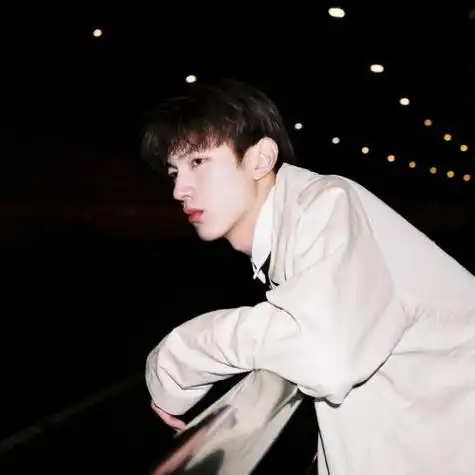 好看又帅气的真实帅哥头像生活照,希望你的日子里总有光-男生头像