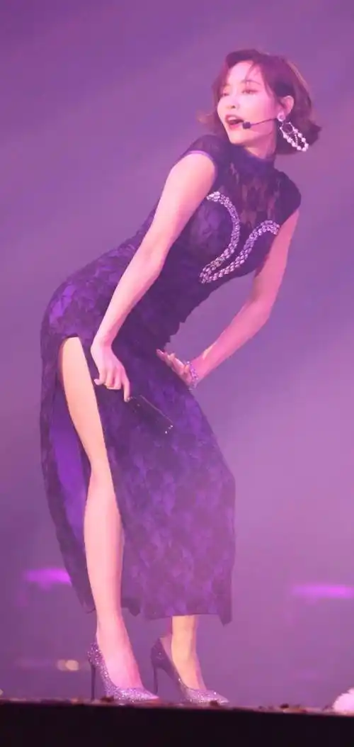 许佳琪旗袍太震撼了!太难了,不用做饭吗?_表演_舞蹈_魅力