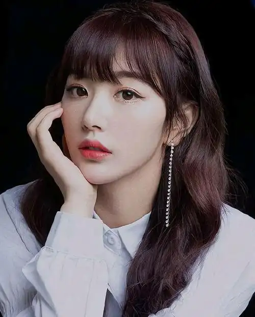 孔雪儿代言费孔雪儿平面代言多少