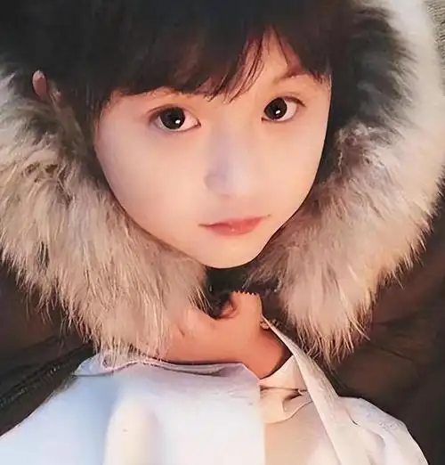 纪实:2岁出道,5岁隐退被质疑整容,童星刘楚恬现状如何?