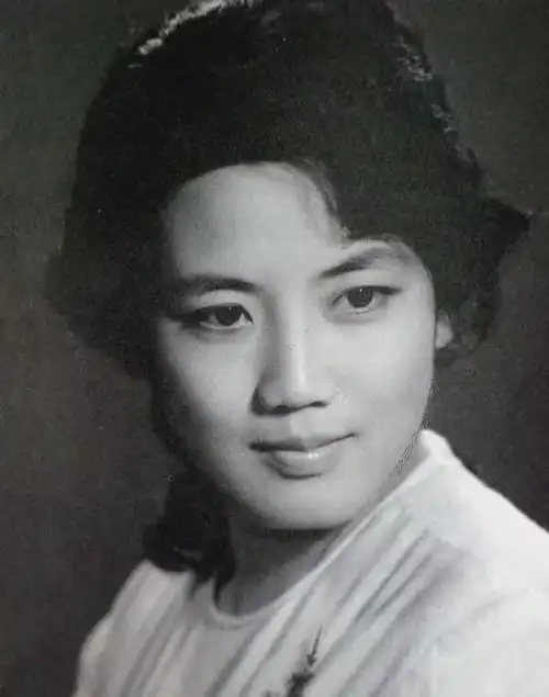 大众情人李秀明老照片