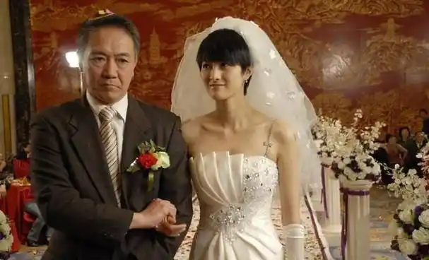 她错过靳东转身嫁给父亲看中的女婿如今怎么样了