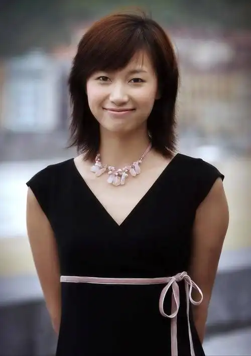 回顾"小魔女"徐静蕾:19岁起男友没断过,今未婚,父亲你后悔吗