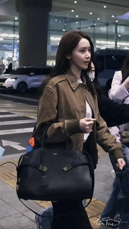 林允儿电影2点的约会#06#林允儿yoonite#  240304 林允儿仁川机